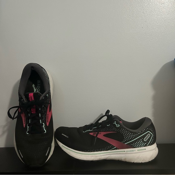 Brooks Women's Black and Pink Athletic Shoes - Picture 1 of 10